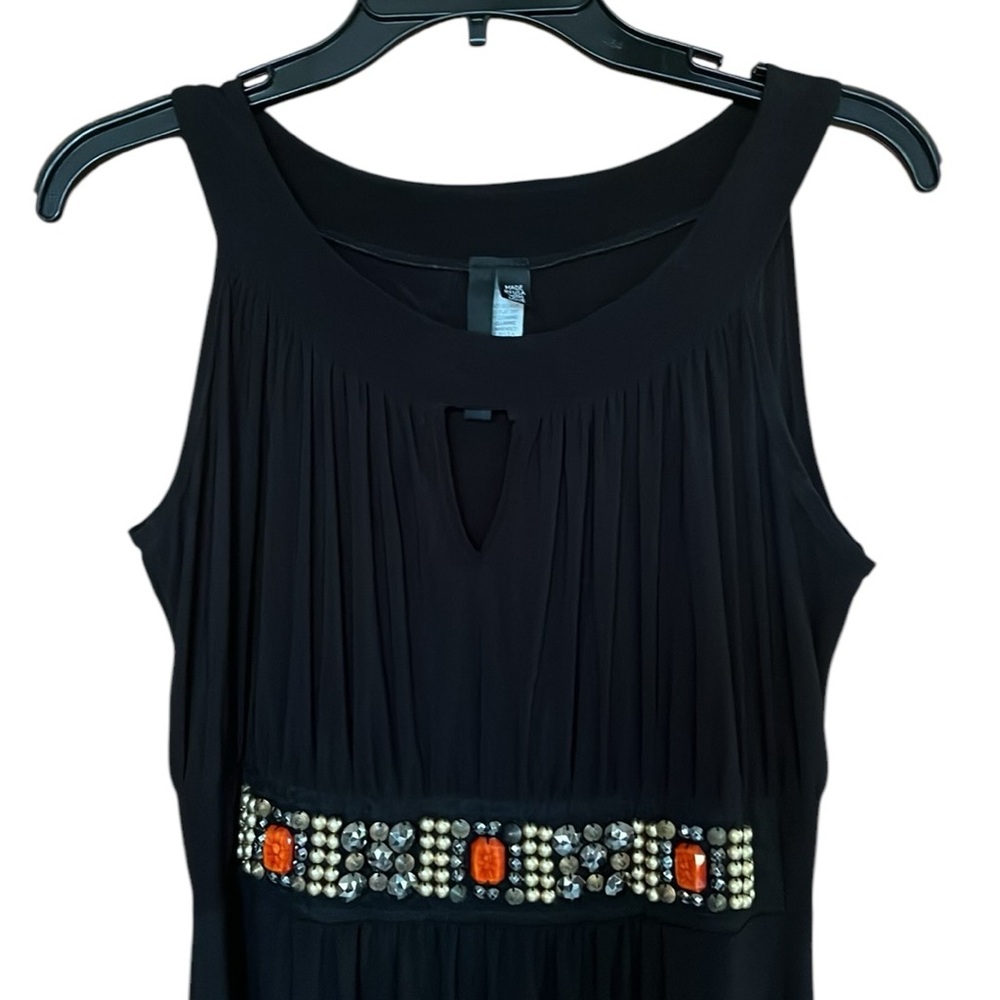 Nic & Dom Elegant Black Sleeveless Dress with embellishments keyhole front med